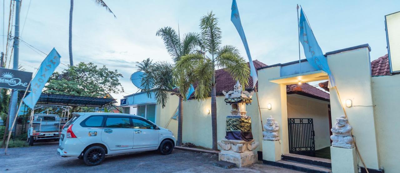 Beachfront Guesthouse Batununggul Buitenkant foto