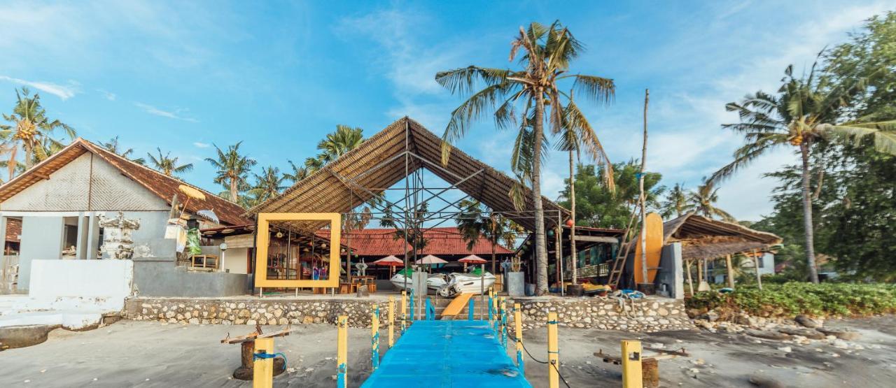 Beachfront Guesthouse Batununggul Buitenkant foto