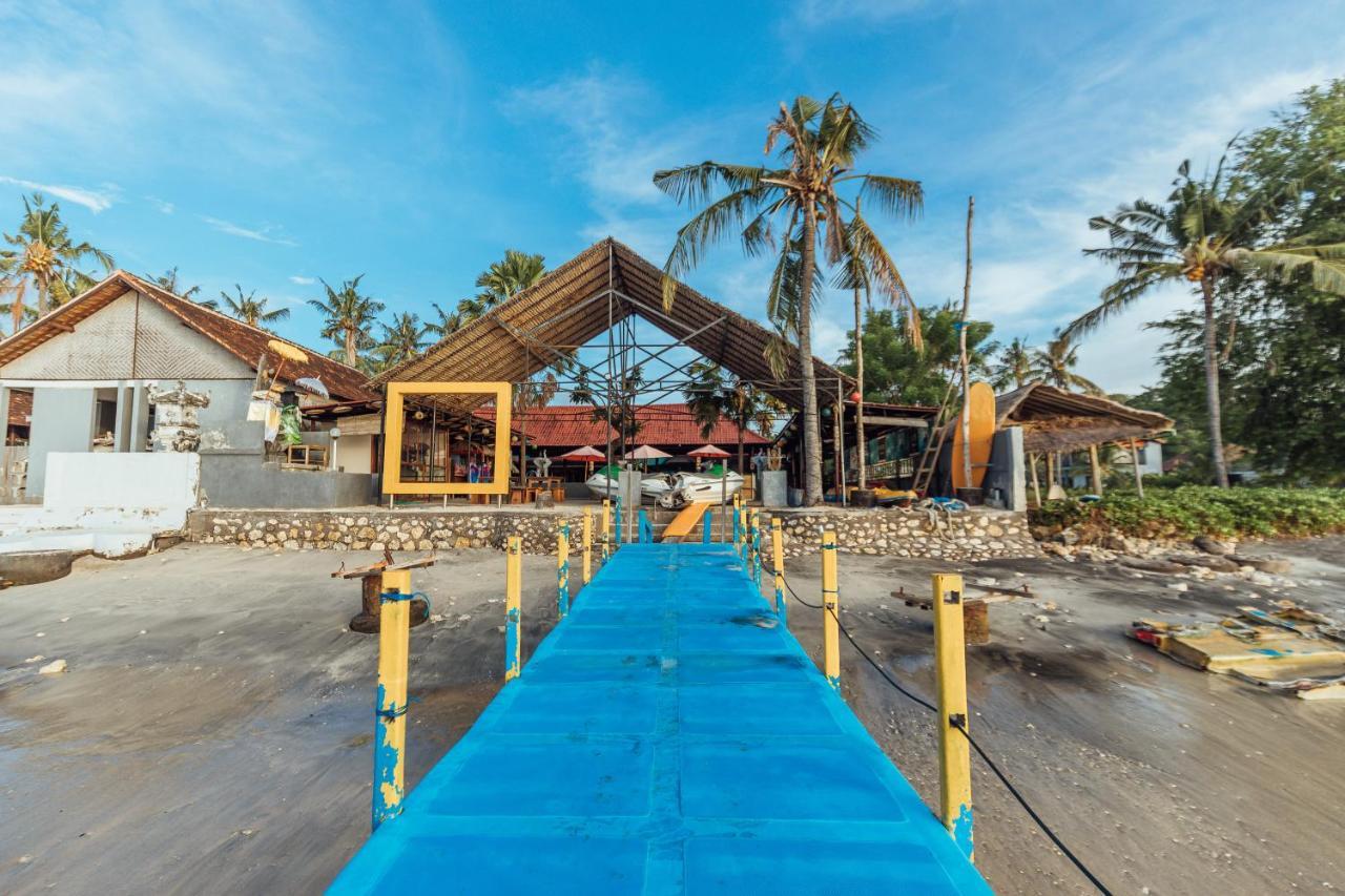 Beachfront Guesthouse Batununggul Buitenkant foto
